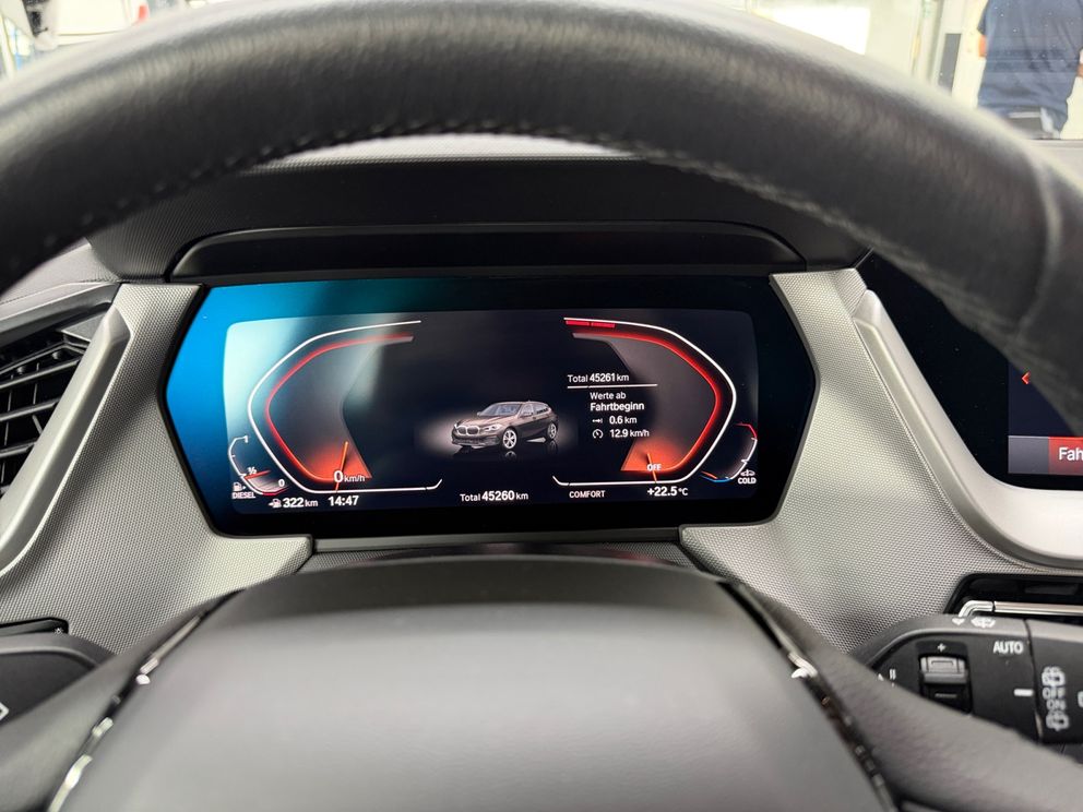 BMW 116 d Modell Advantage SHZ+LED+PDC+HUD+Navi