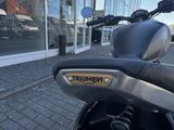 TRIUMPH Bonneville Bobber MY26 Kurven-ABS