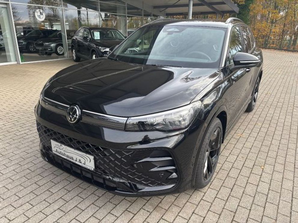 VW Tiguan 1.5 eTSI R-Line AHK/Massage/Navi/App/ACC