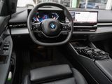 BMW 520 i+AHK+Navi+HUD+LED+360Kamera+Leder+LenkradHZG