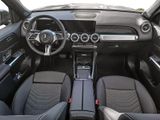 MERCEDES-BENZ GLB 200 d PROGRESSIVE SPUR PANO AHK DISTR PDC