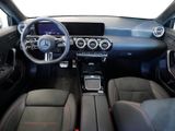 MERCEDES-BENZ A 200 d // AMG SPUR KAMERA PDC SHZ