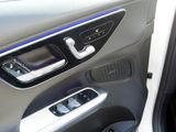 MERCEDES-BENZ GLC 300 e 4M , NAVI LED AHK Distr Pano 360 PDC