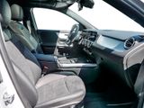 MERCEDES-BENZ GLA 200 AMG NIGHT SPUR DISTR PANO AHK 360 PDC