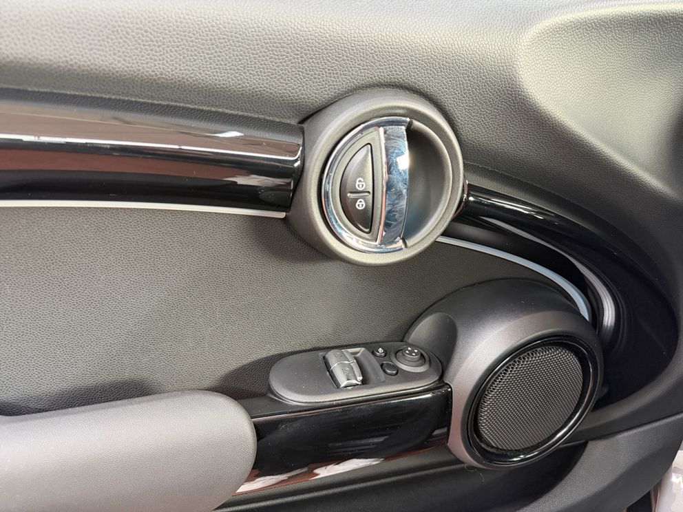 MINI Cooper SE Essential Trim 3-Türer LED+SHZ DW 0,25%