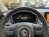 MG EHS Luxury Plug-in Hybrid  DISTR KAMERA PANO PDC