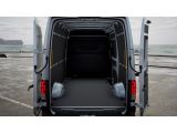 VW Crafter 35 Kasten Motor: 2,0 l TDI EURO VI-e SCR 120 kW Getriebe: Heckantrieb 8-Gang-Automatikgetriebe Radstand: 3640 mm