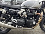 TRIUMPH Speed Twin 1200 MY25 4 Jahre Garantie Kurven-ABS