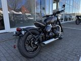 TRIUMPH Bonneville Bobber MY26 Kurven-ABS