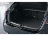 MERCEDES-BENZ A 200 AMG KAMERA PANO SPUR PDC SHD SHZ
