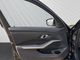 BMW 320 d Touring LC Prof Tempomat HiFi Ambiente LED