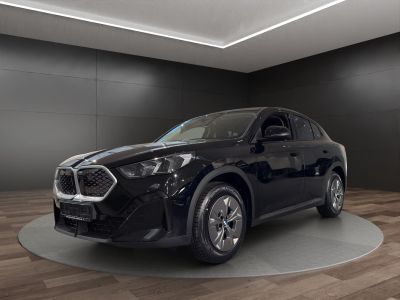 BMW iX2 eDrive20+Park-Assist+AHK+DWA+SZH+LM+