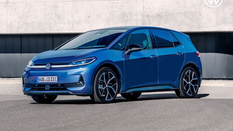 Volkswagen ID.3 Neo in blau steht auf der Straße vor einem minimalistischen Indutriegebäude