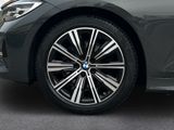 BMW 320 d Touring Sport Line Park-Assistent AHK PDC
