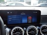 MERCEDES-BENZ GLB 220 d 4M // AMG PREMIUM SPUR DISTR 360 PDC