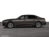 BMW M760e xDrive Limousine