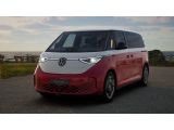 VW ID. Buzz Pro langer Radstand Motor: 210 kW (286 PS) 86 kWh Getriebe: 1-Gang-Automatikgetriebe Radstand: 3239 mm LR