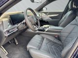 BMW M760 e xDrive Skylounge Massage vo+hi TV B&W