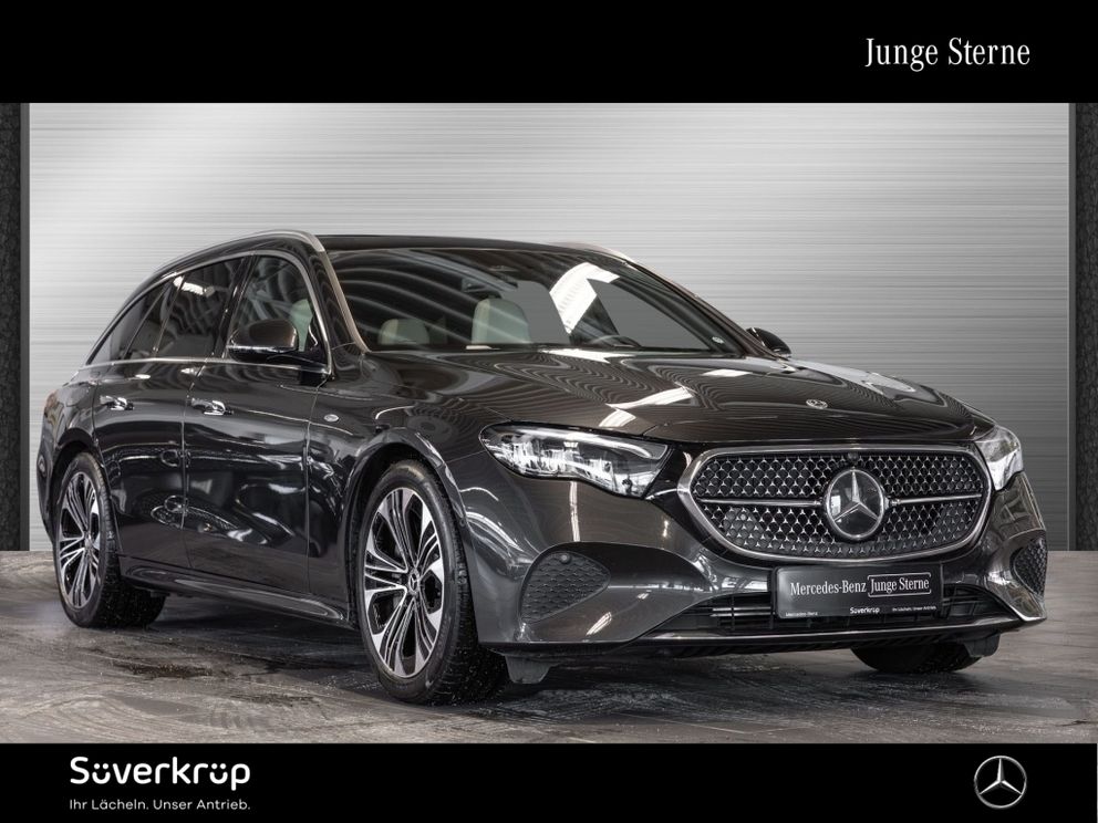 MERCEDES-BENZ E 300 T de 4M , AVANTGARDE AHK DISTR KAMERA PANO