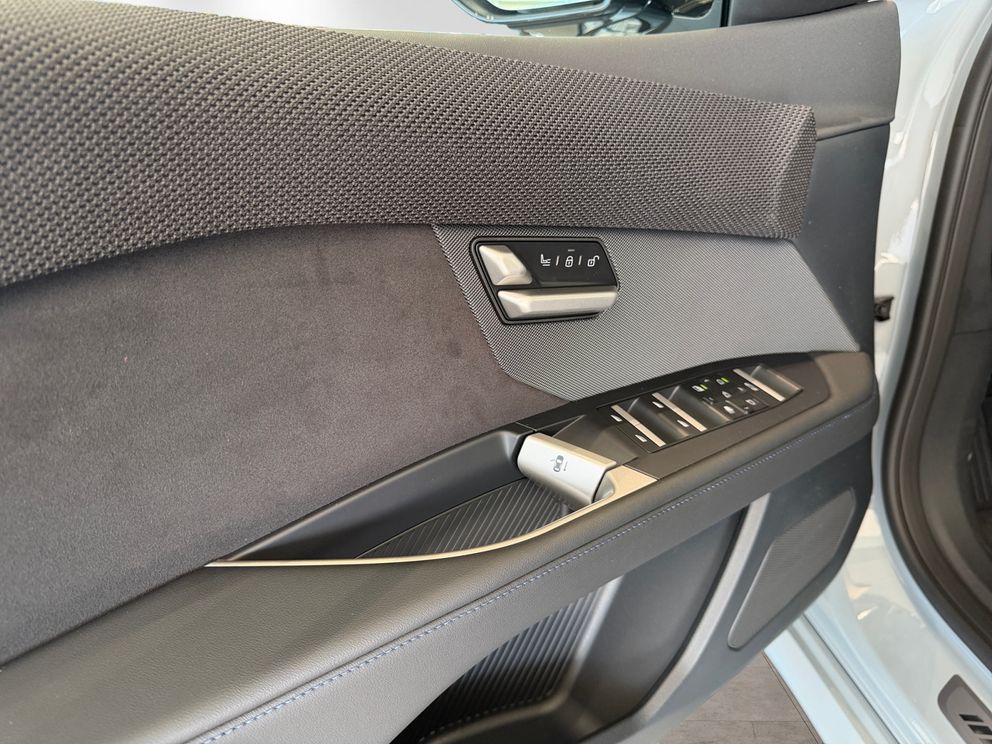 BMW i3 50 xDrive First Edition AHK+H&K+HUD DW 0,25%