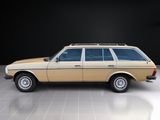 MERCEDES-BENZ 230 TE (S123)