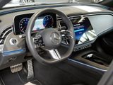 MERCEDES-BENZ E 220 T d ,  AMG NIGHT AHK DISTR KAMERA PANO PDC