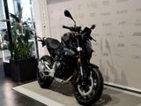 BMW F 900 R DEAL-BOXENSTOP Triple Black QS+ LED SOS GRA